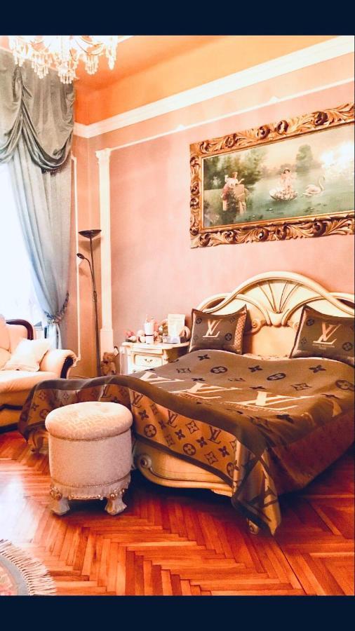 Ádám Apartmanház Apartment Szeged Ngoại thất bức ảnh