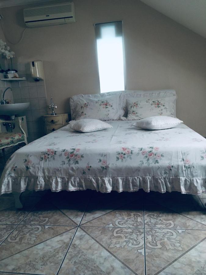 Ádám Apartmanház Apartment Szeged Ngoại thất bức ảnh
