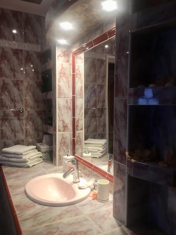 Ádám Apartmanház Apartment Szeged Ngoại thất bức ảnh